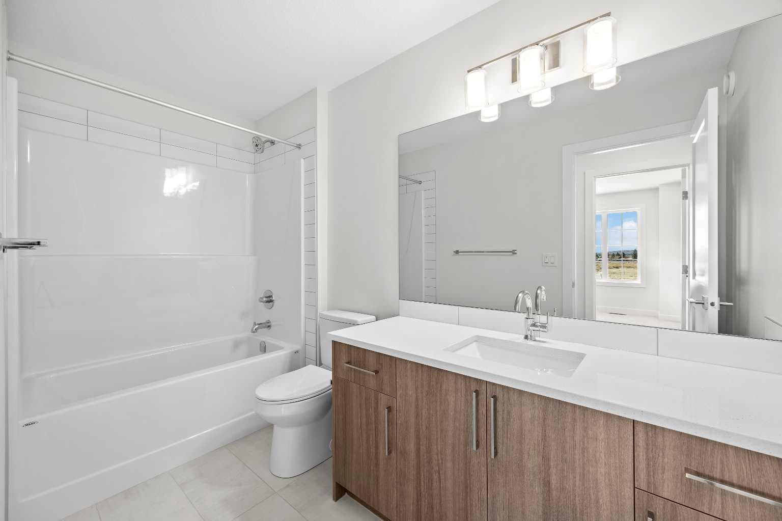 131 Greenwich Drive NW