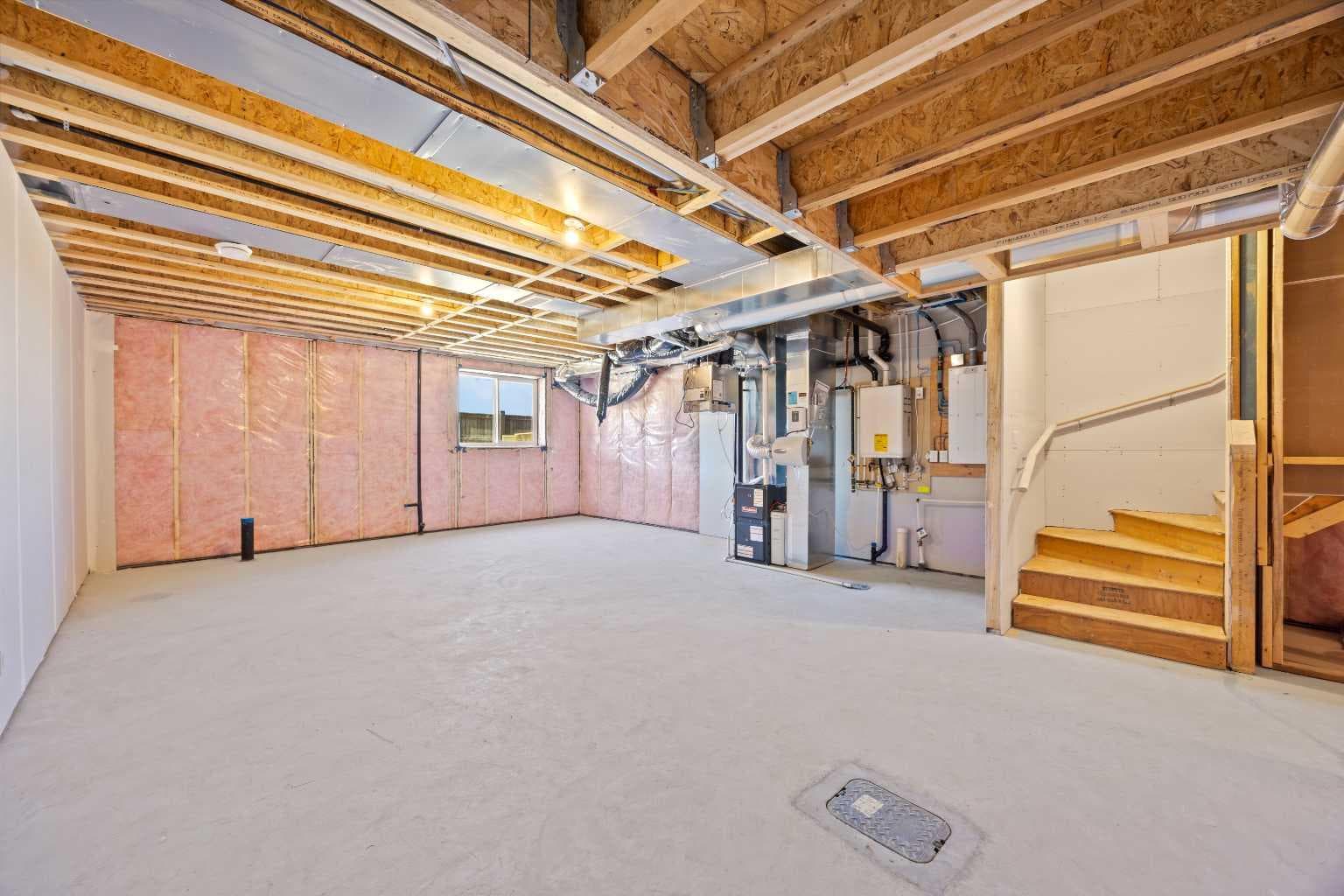 131 Greenwich Drive NW
