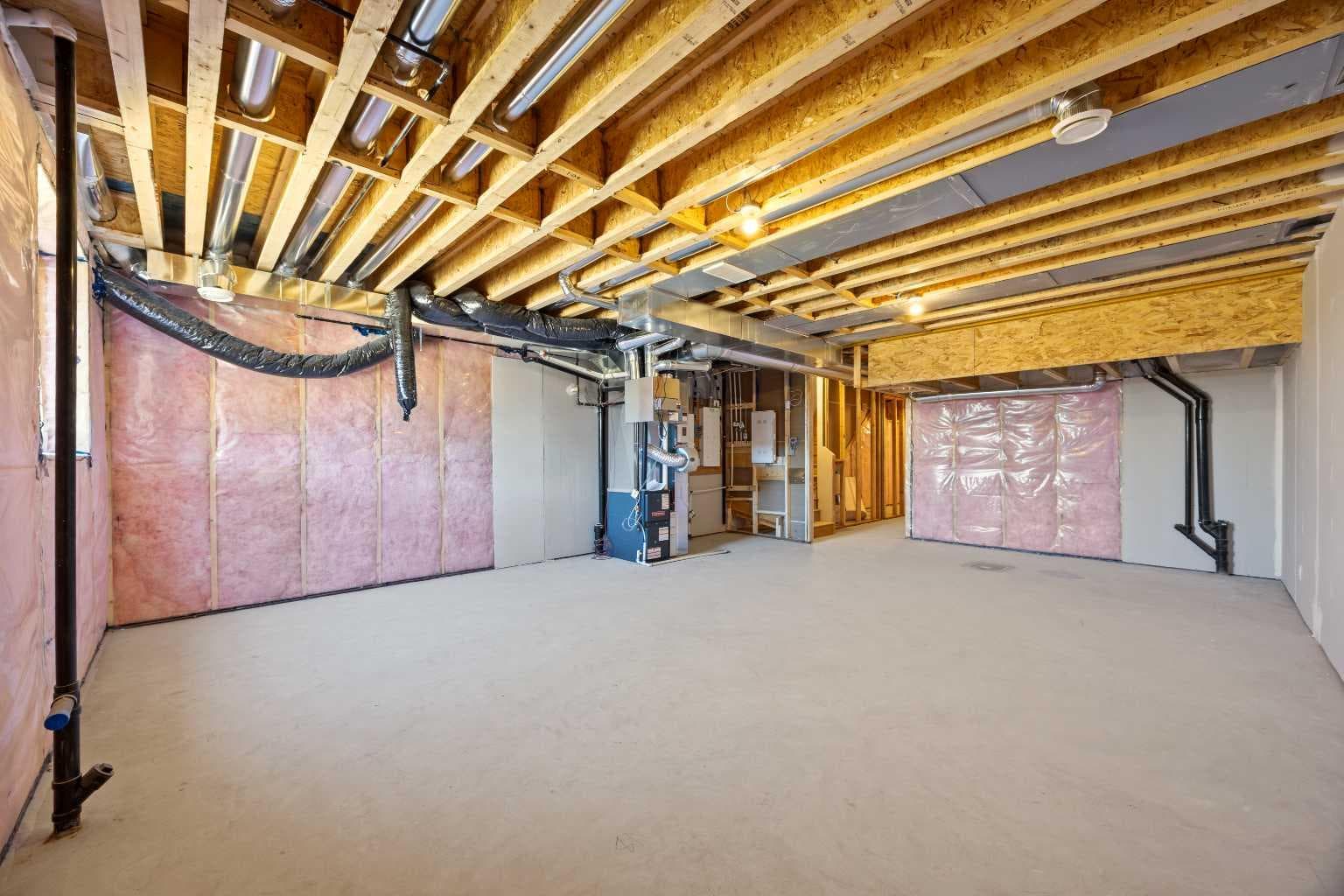 131 Greenwich Drive NW