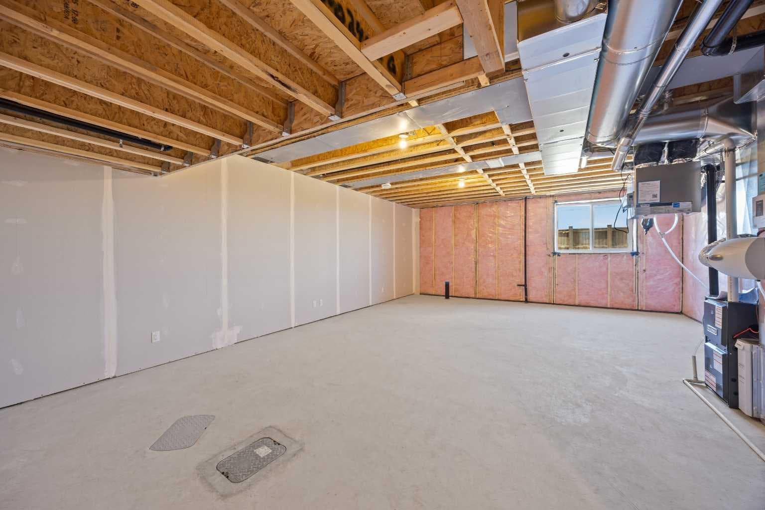 131 Greenwich Drive NW
