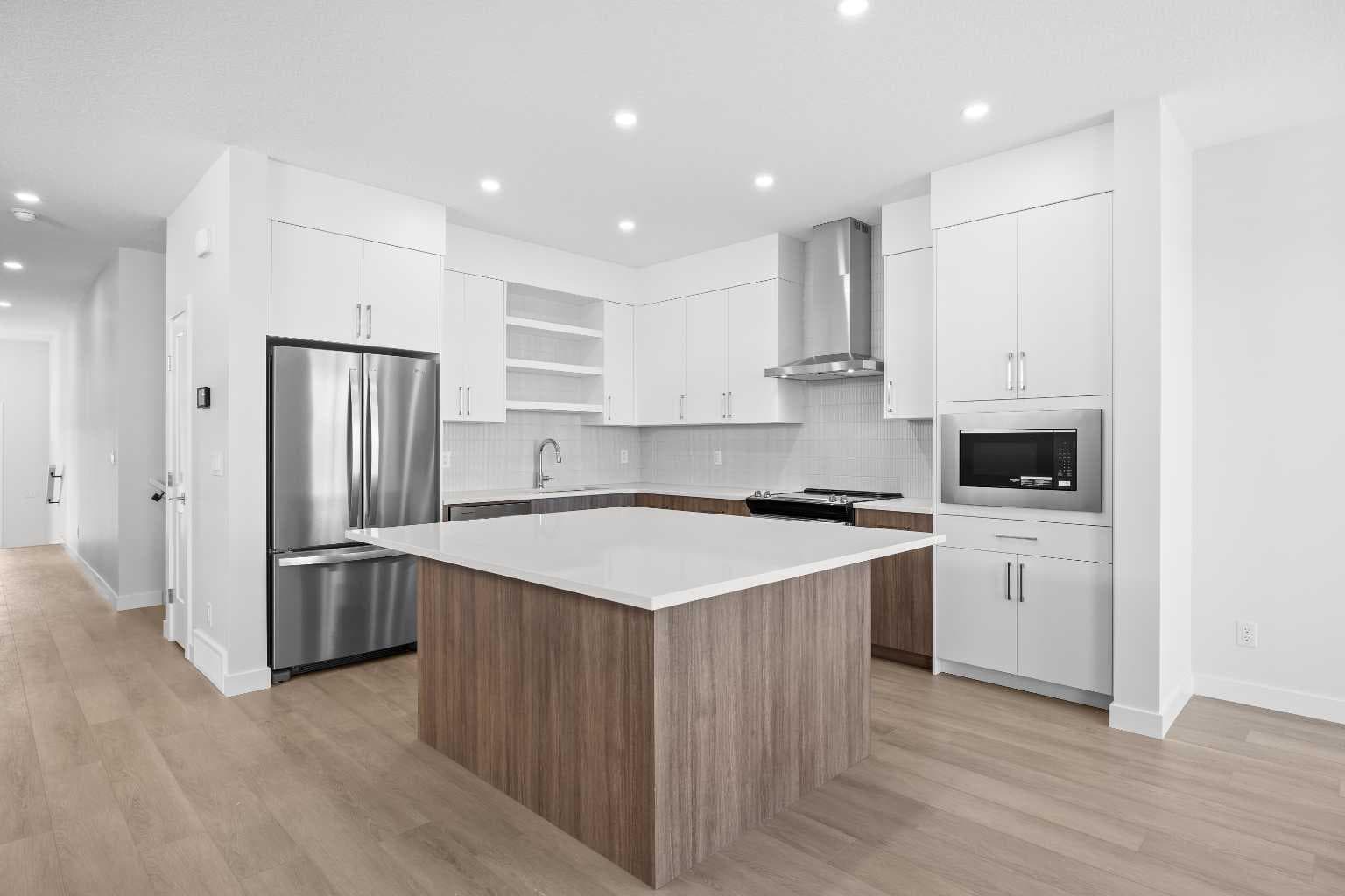 131 Greenwich Drive NW