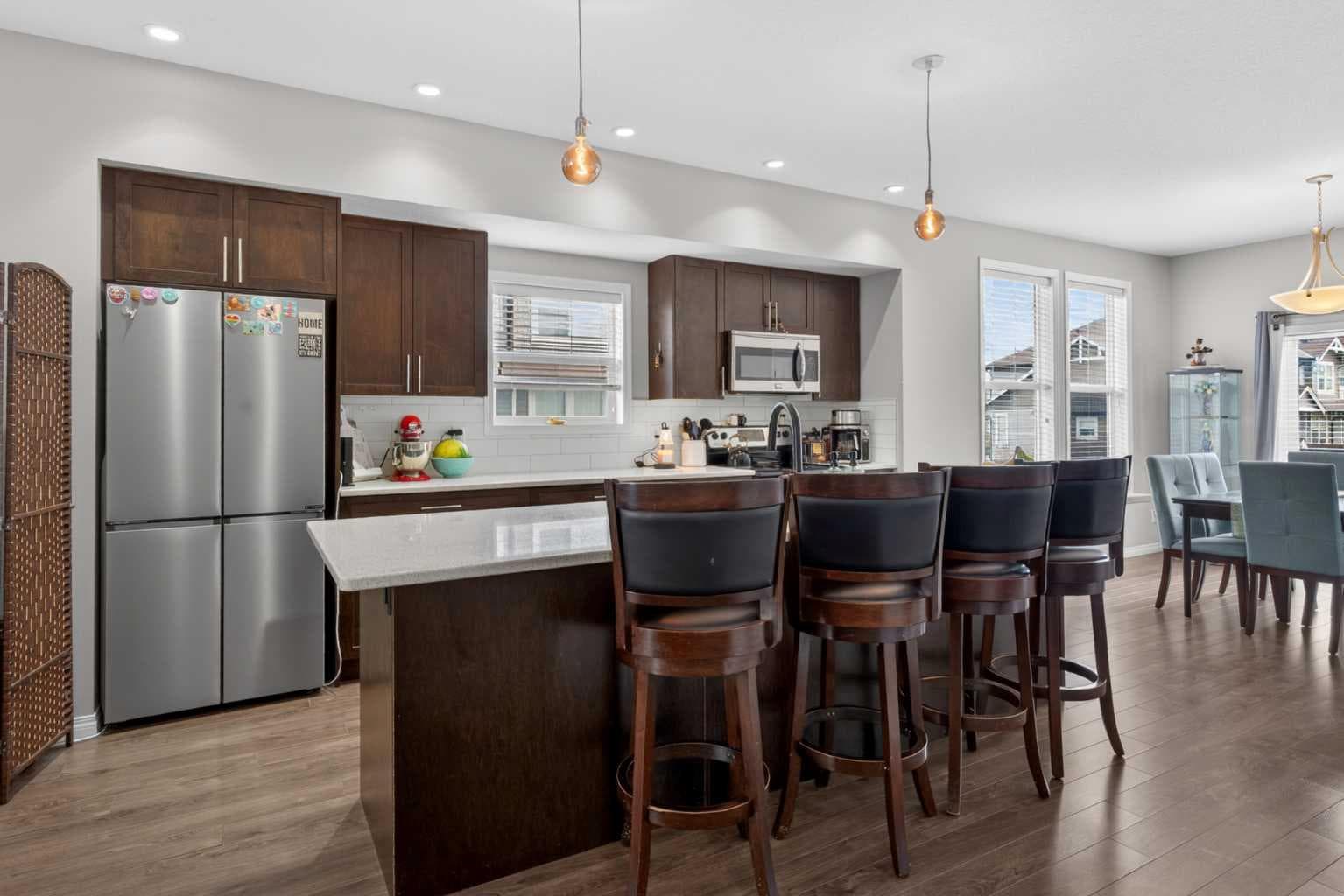1601, 280 Williamstown Close NW