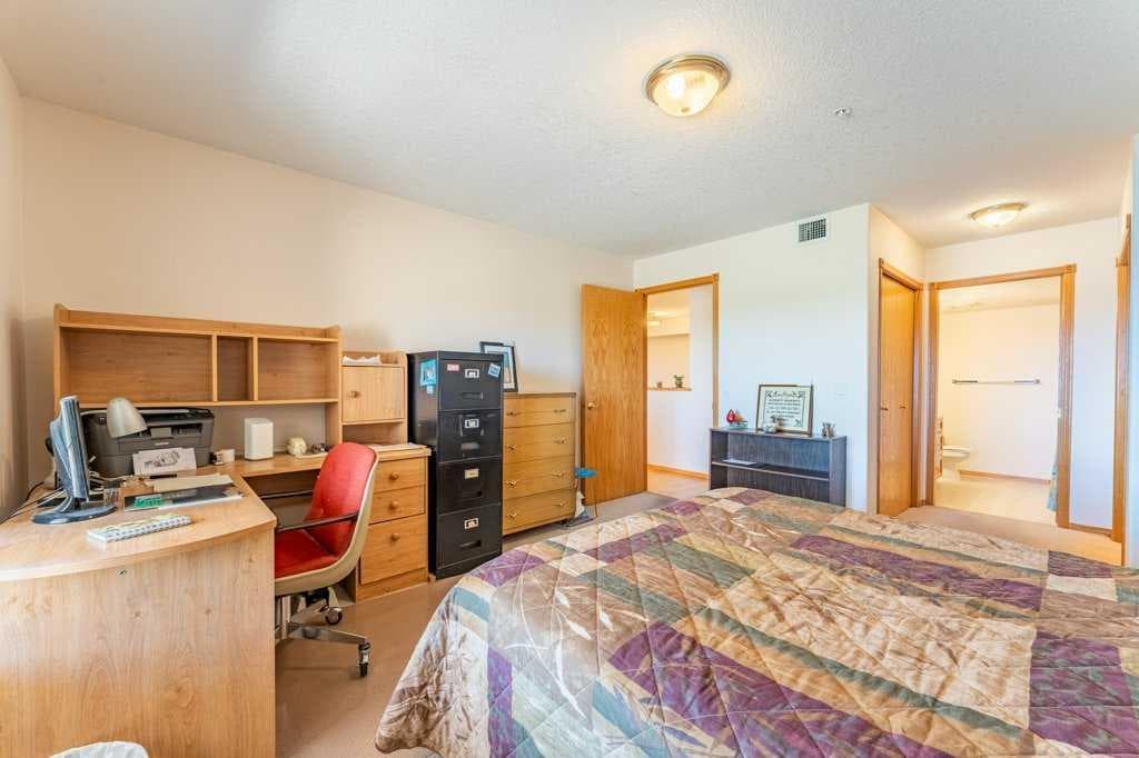 136, 728 Country Hills Road NW