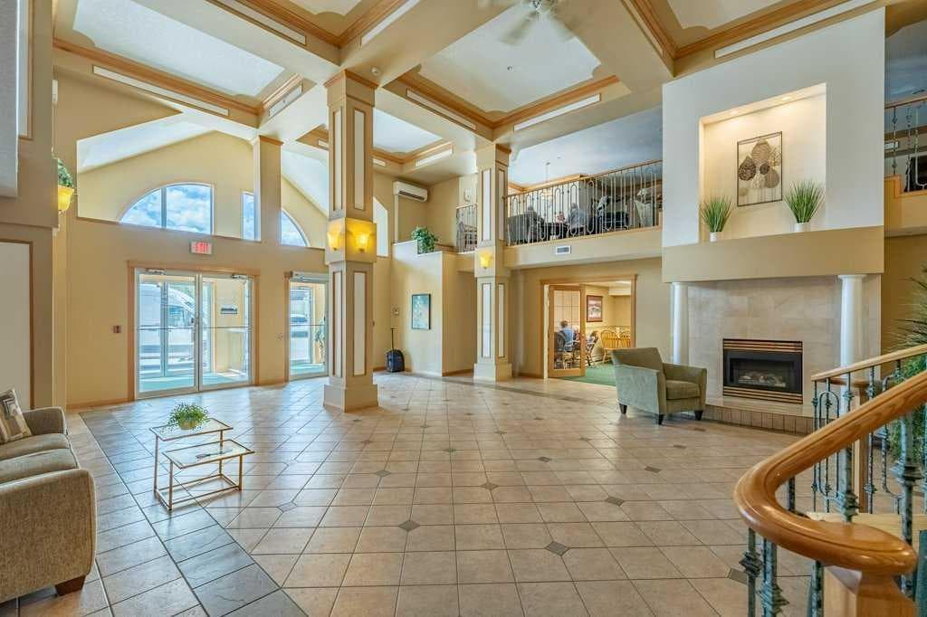 136, 728 Country Hills Road NW