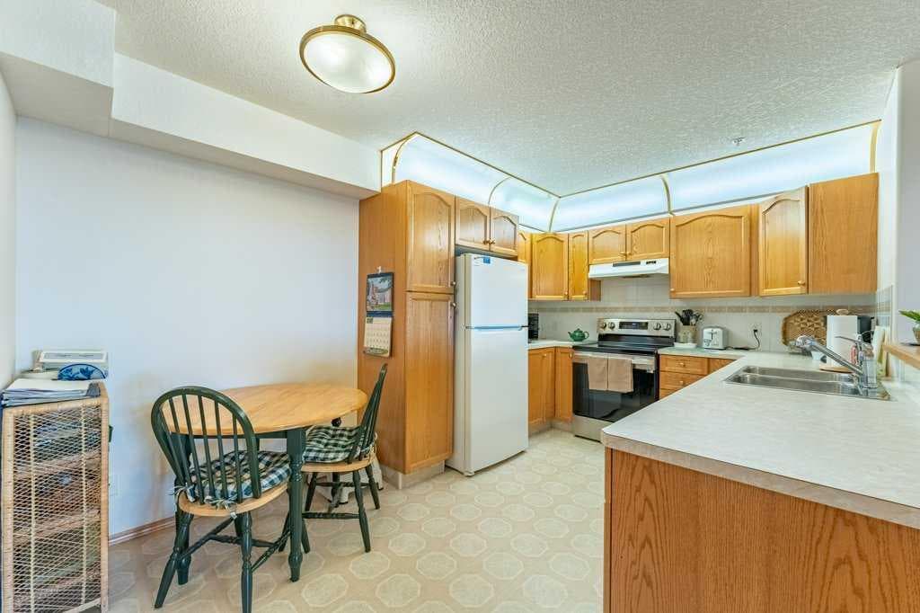136, 728 Country Hills Road NW
