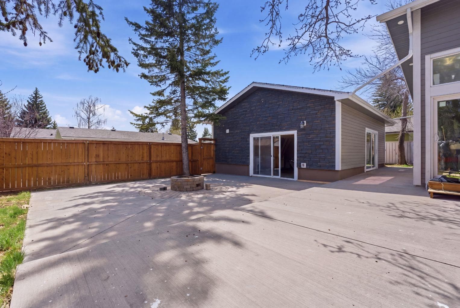 1703 110 Avenue SW