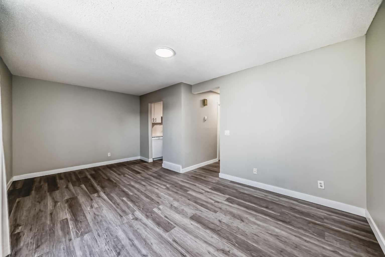 38, 2727 Rundleson Road NE