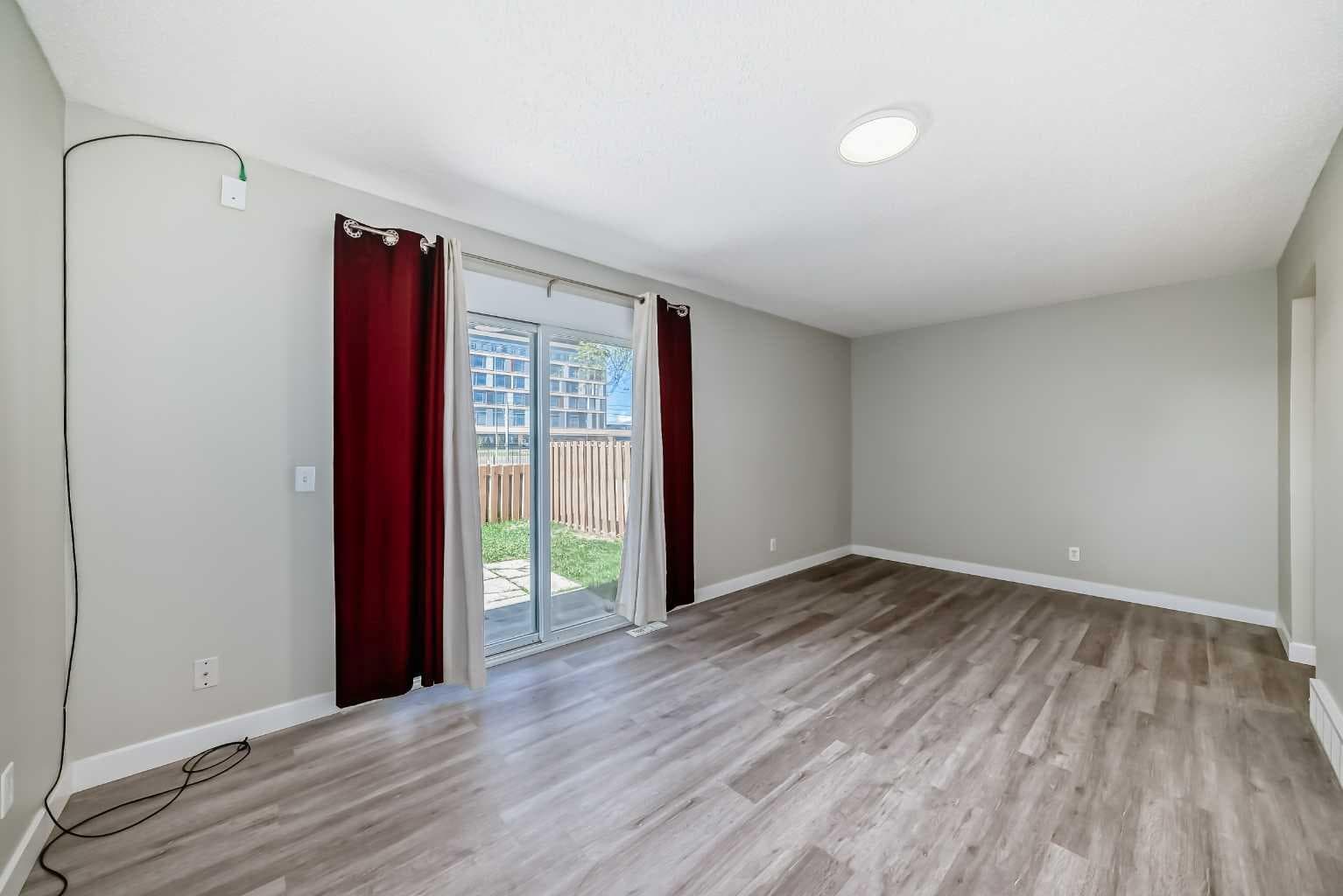 38, 2727 Rundleson Road NE
