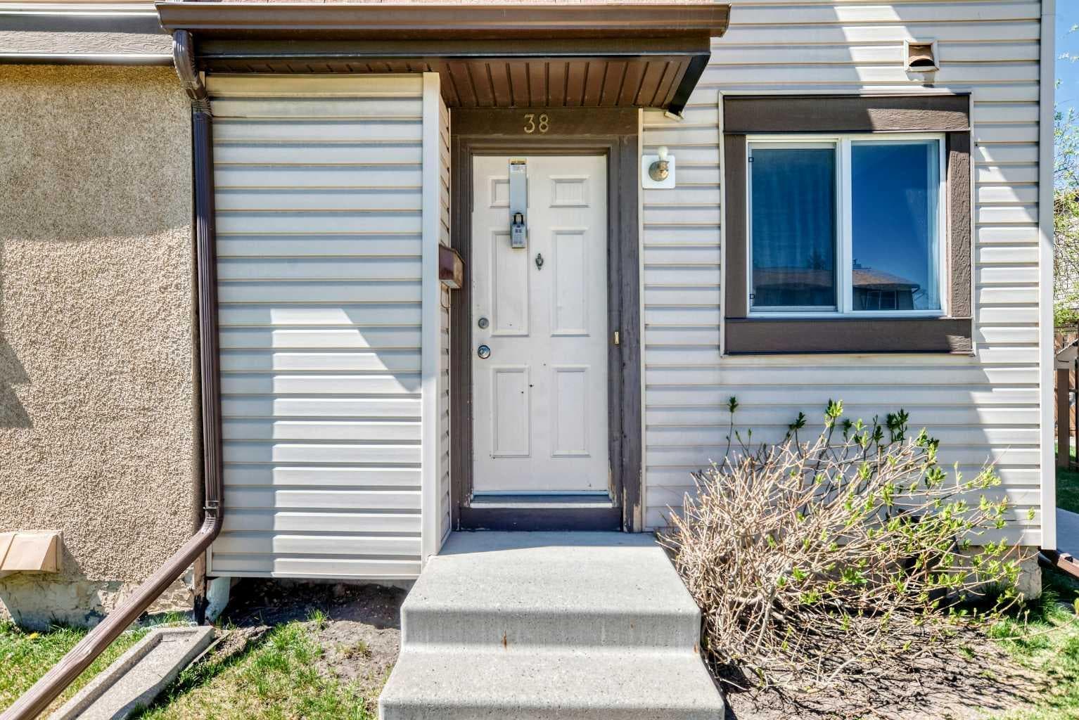 38, 2727 Rundleson Road NE