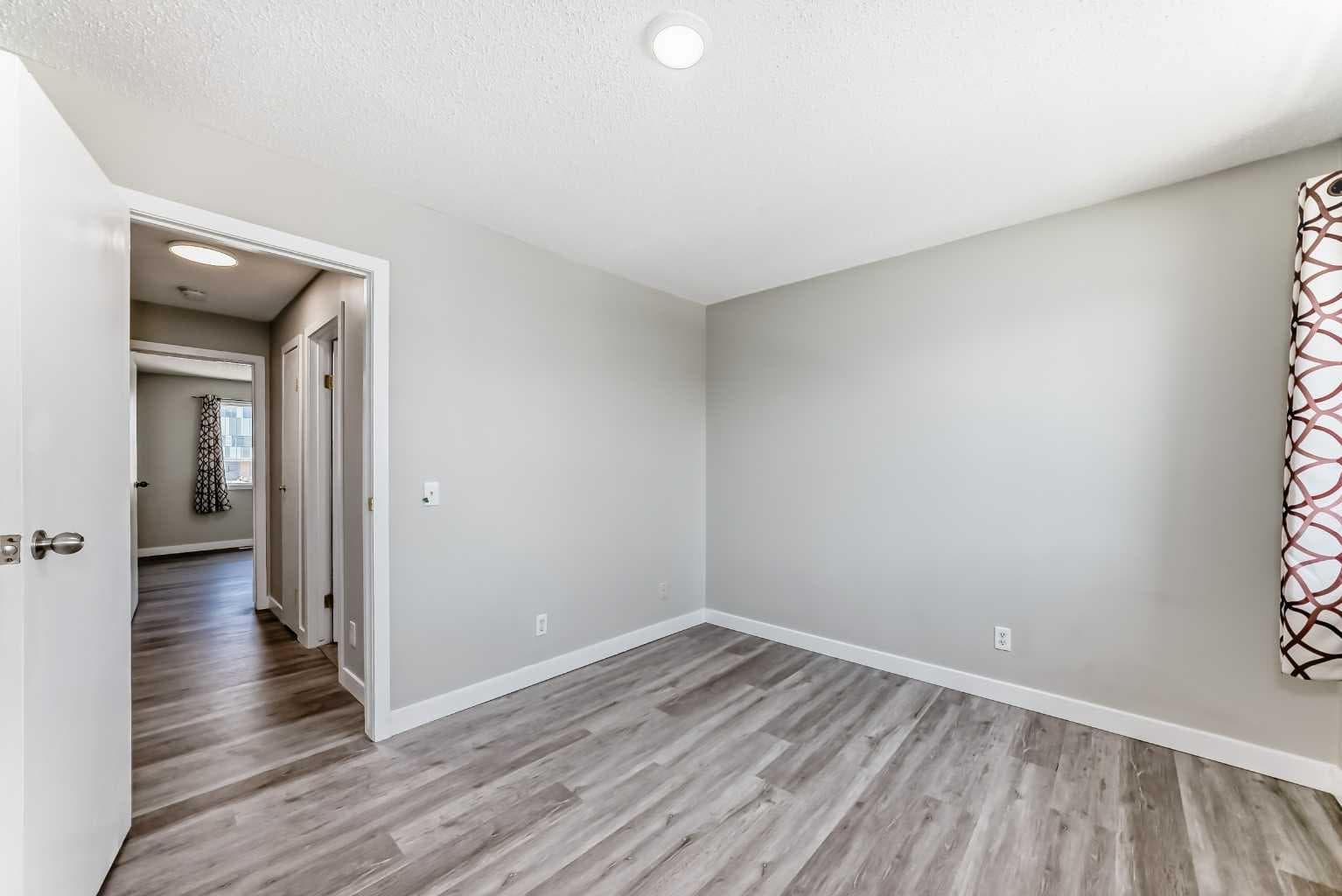 38, 2727 Rundleson Road NE