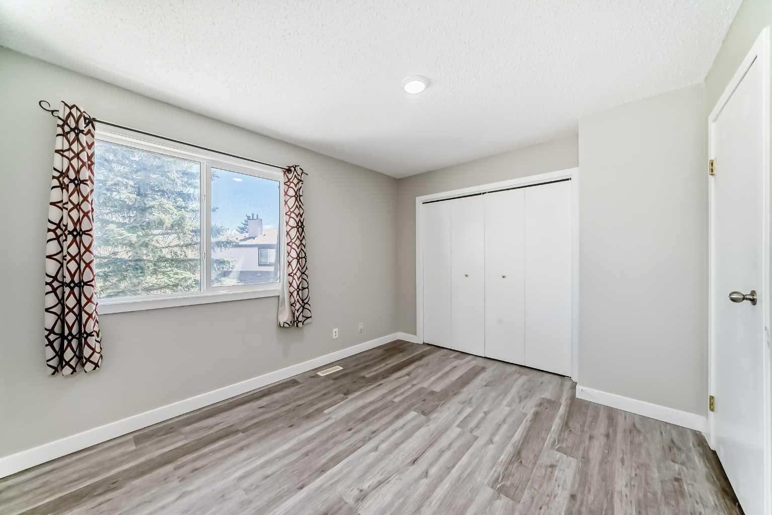 38, 2727 Rundleson Road NE