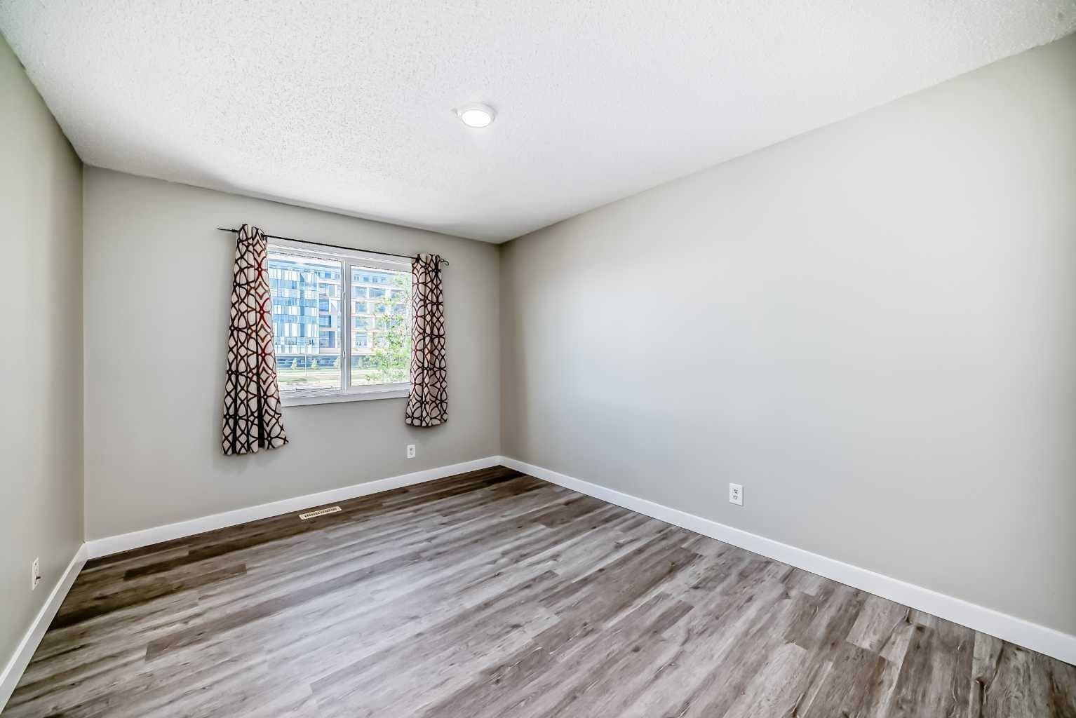 38, 2727 Rundleson Road NE