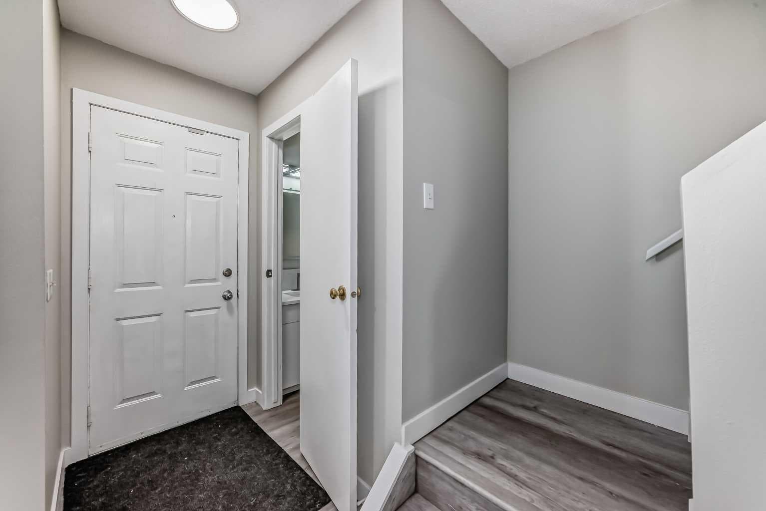 38, 2727 Rundleson Road NE