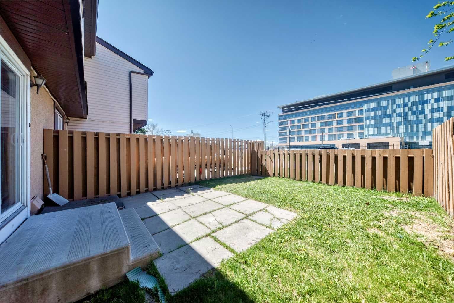 38, 2727 Rundleson Road NE