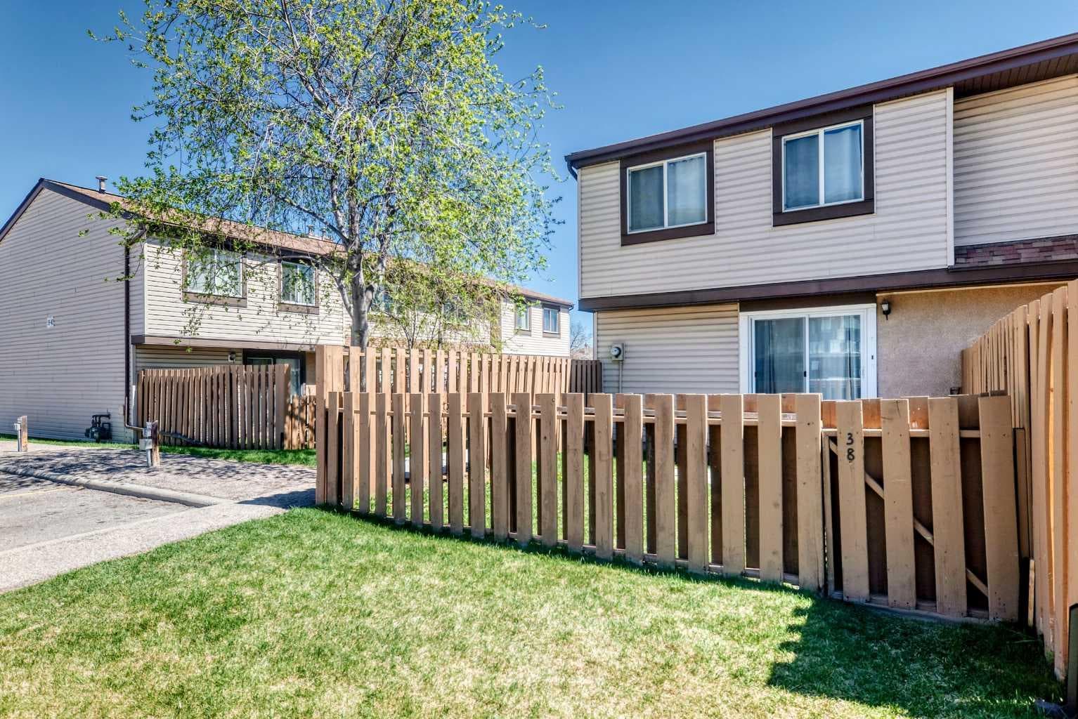 38, 2727 Rundleson Road NE