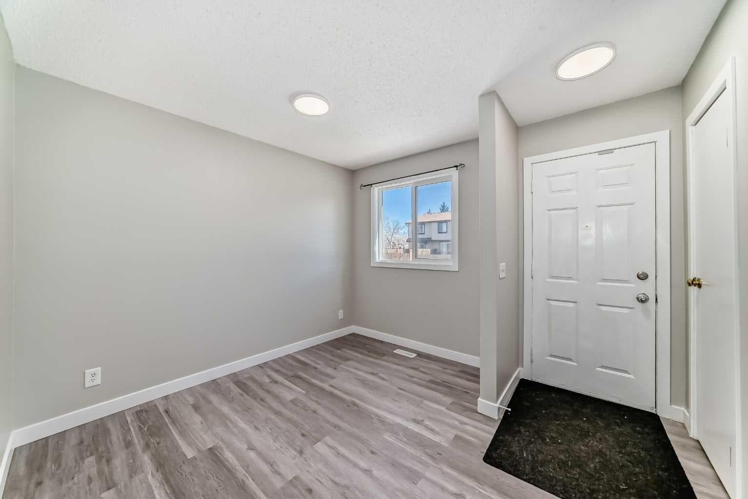 38, 2727 Rundleson Road NE