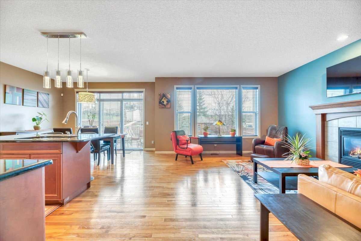 8 Sunset Square 