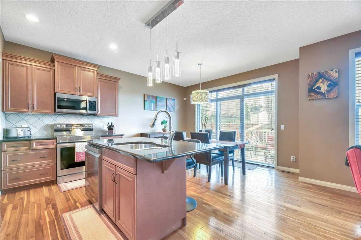 8 Sunset Square 