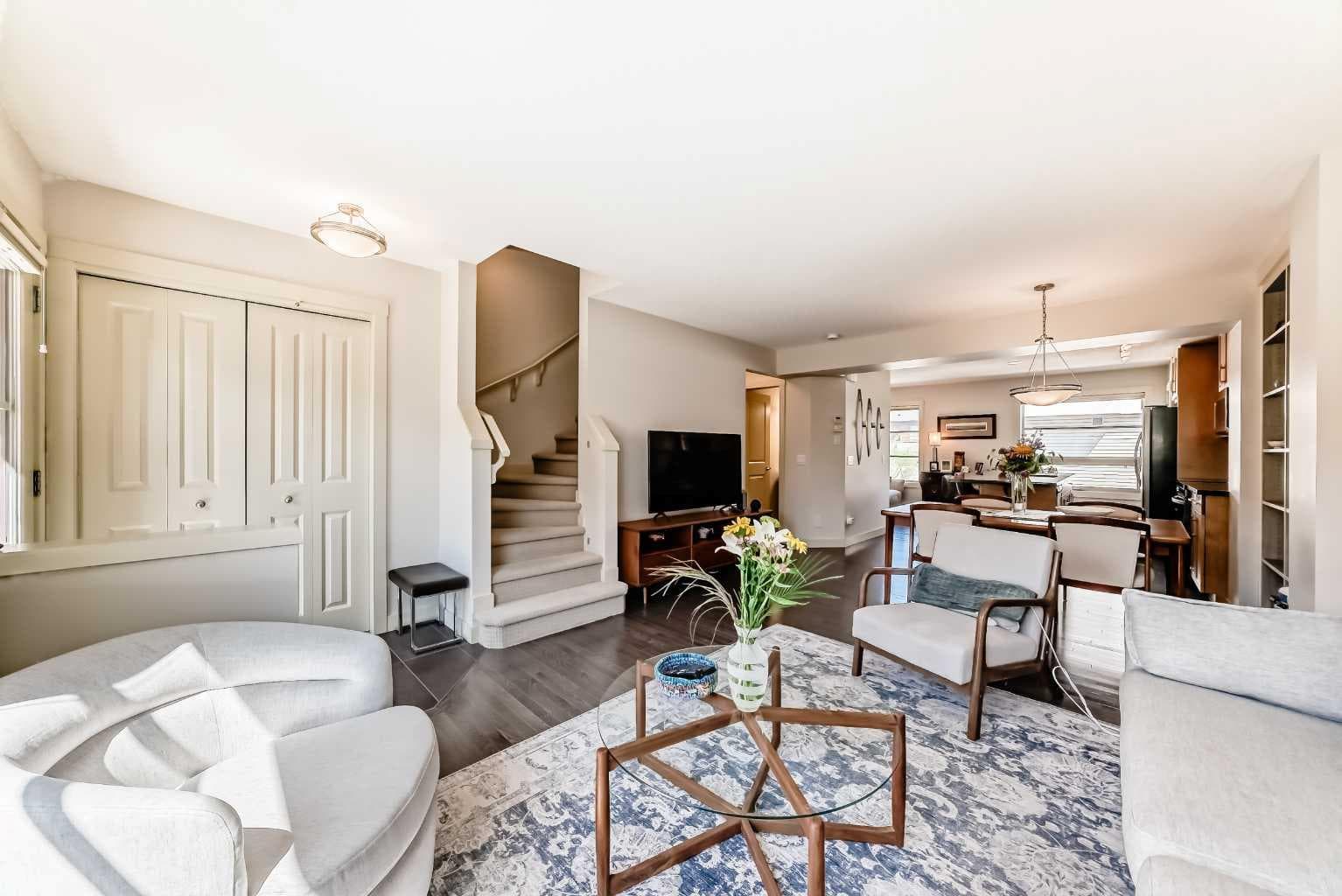 25 Aspen Hills Terrace SW