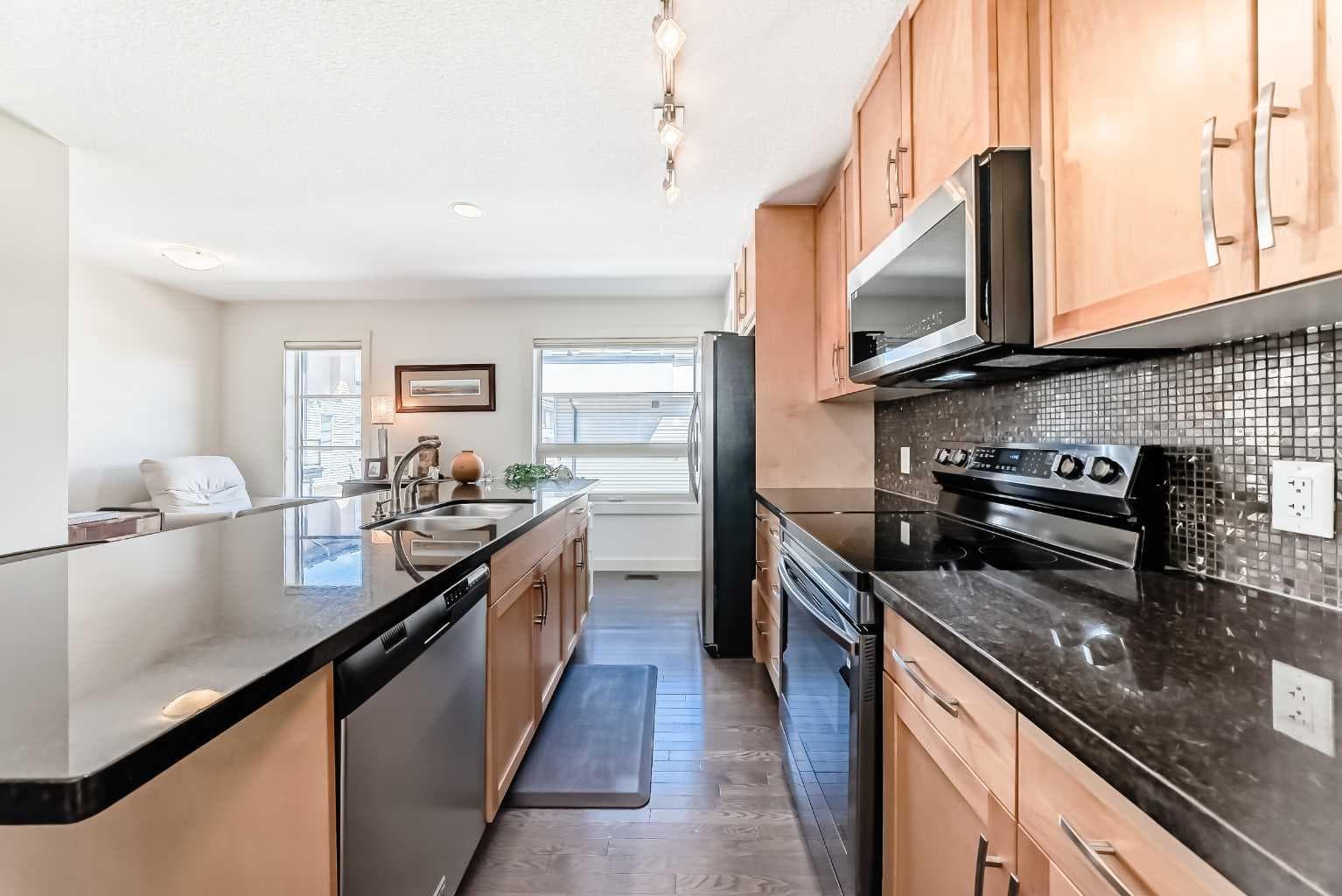 25 Aspen Hills Terrace SW