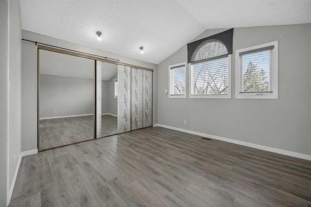 55 Millrise Way SW