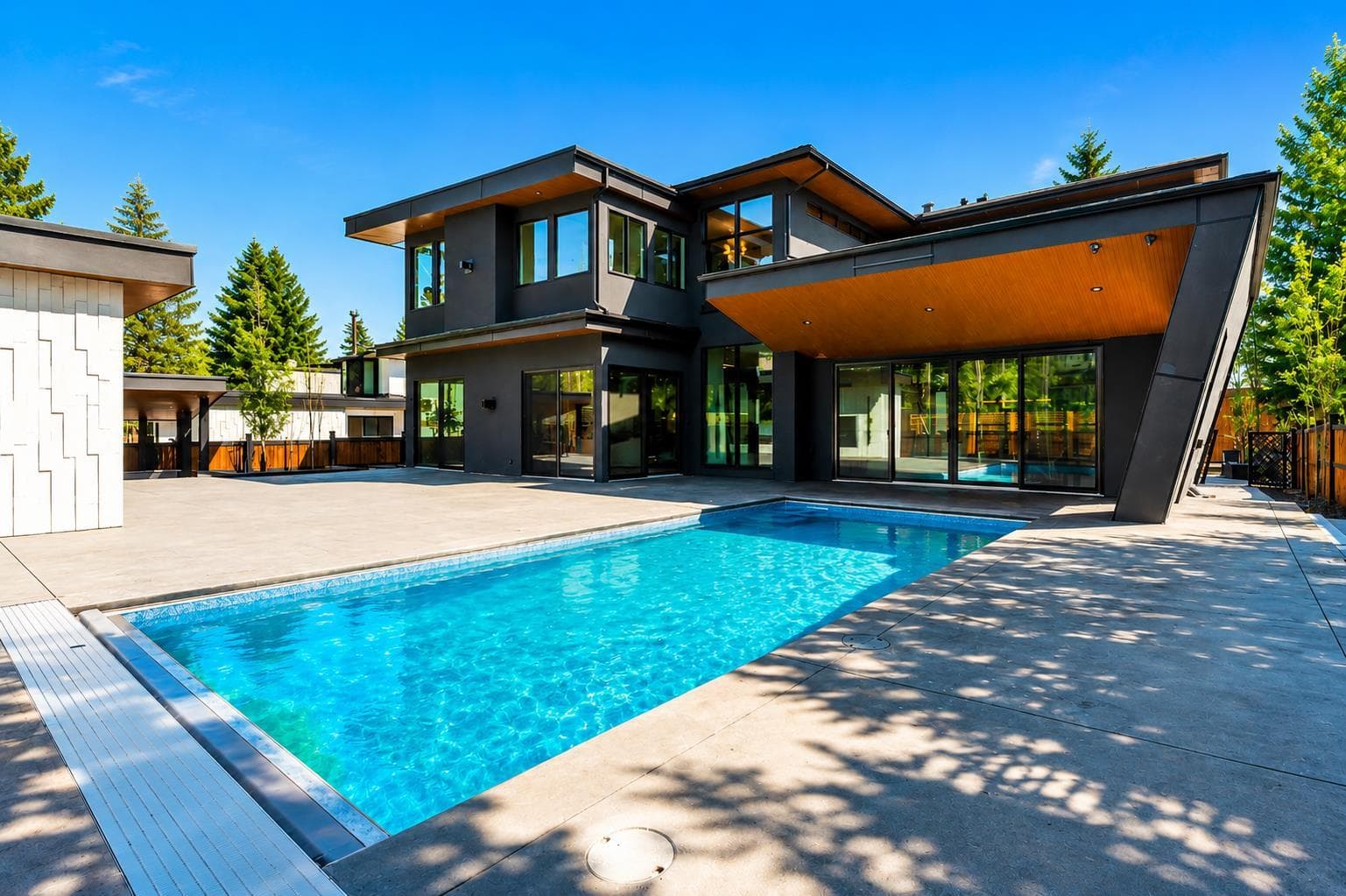 1016 Beverley Boulevard SW