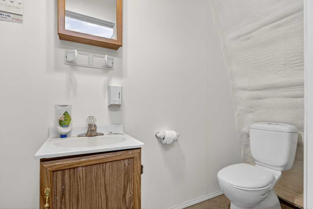 33066 Township Road 250  