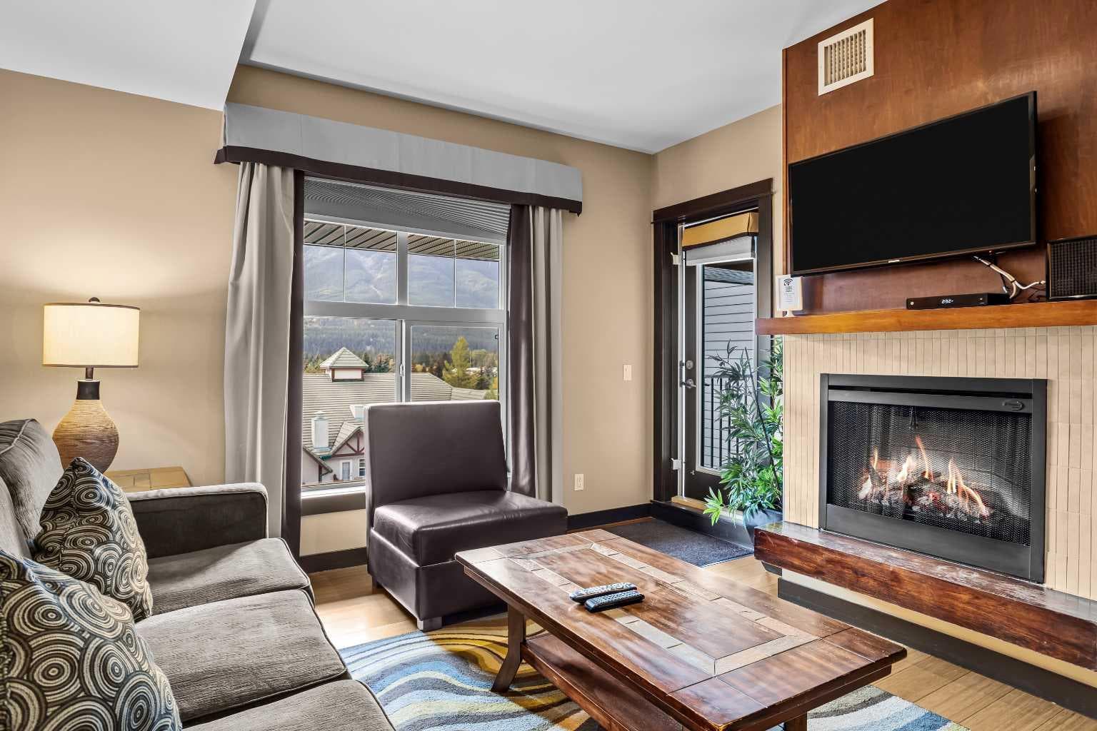 313C, 1818 Mountain Avenue 