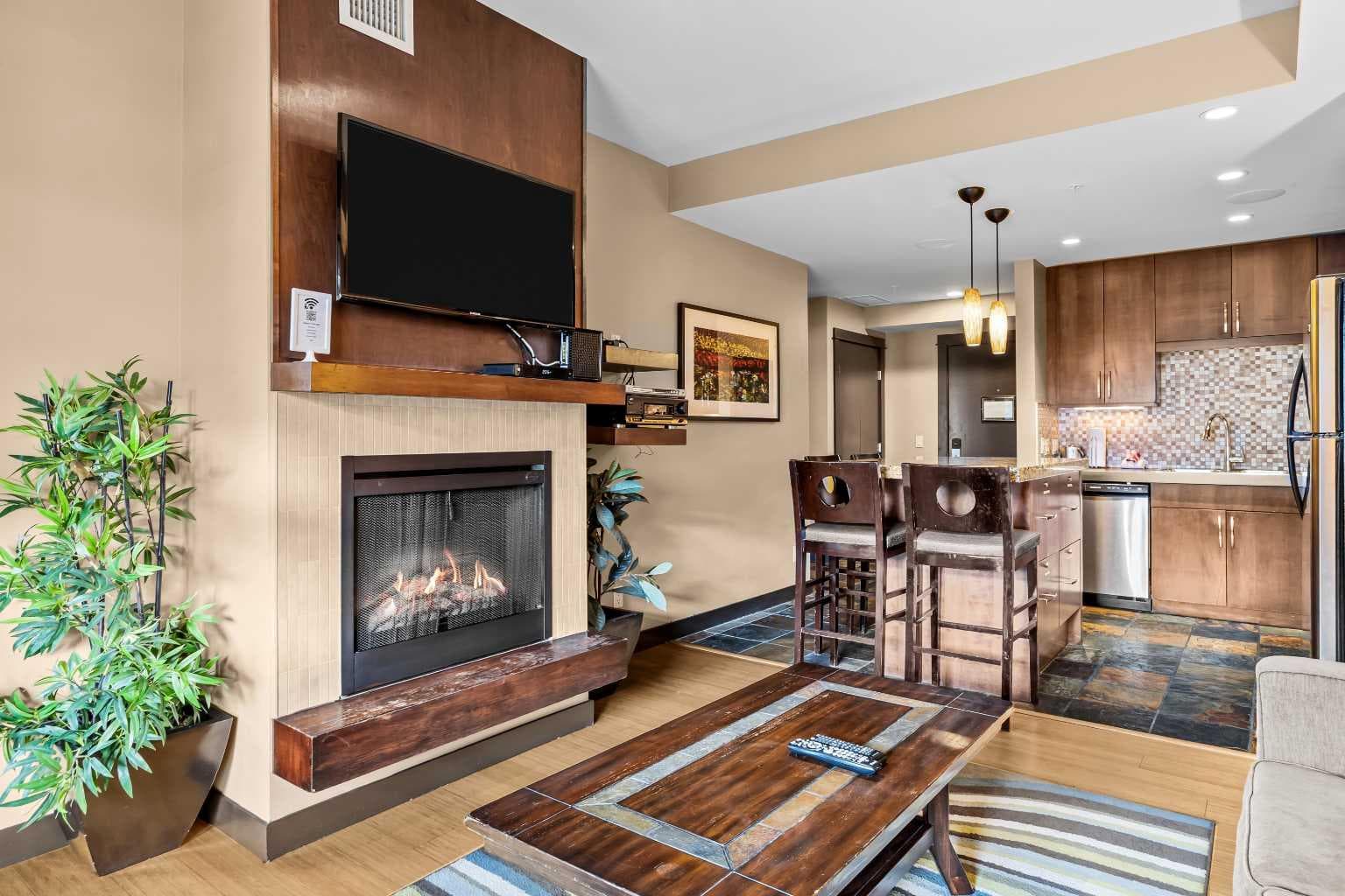 313C, 1818 Mountain Avenue 