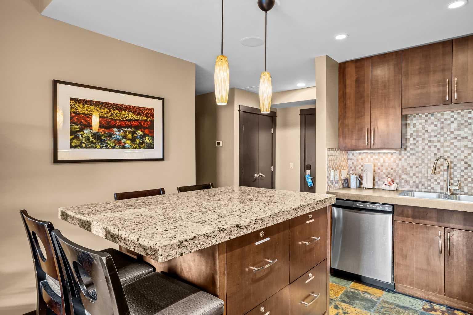 313C, 1818 Mountain Avenue 
