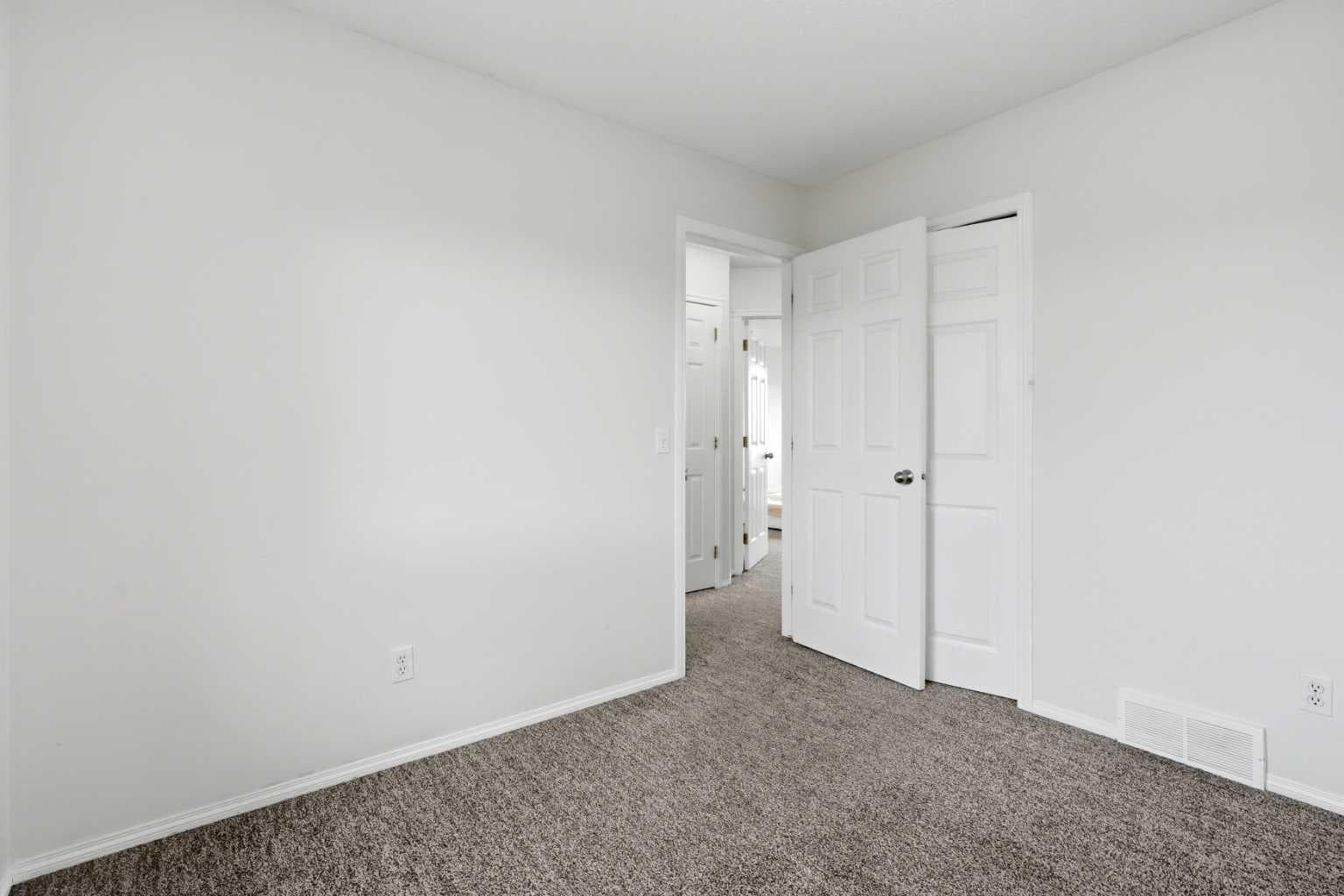 6 Taralea Place NE