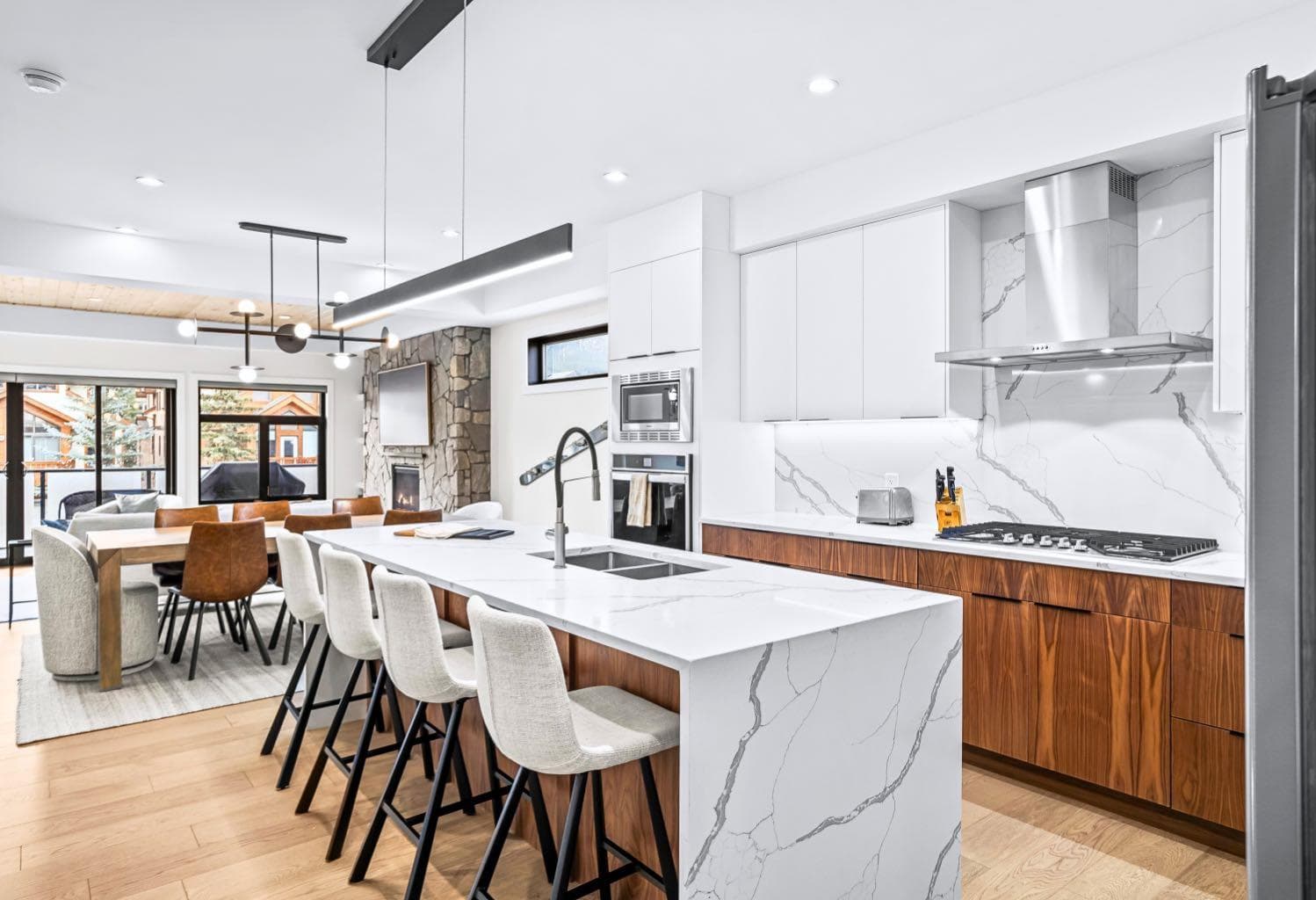 1, 826 7th Street 