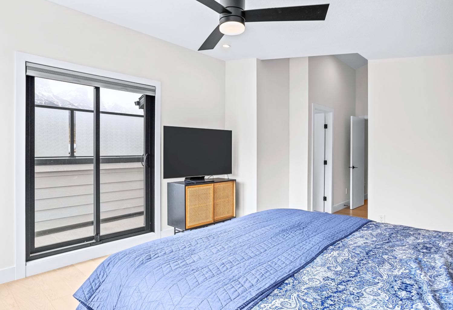 1, 826 7th Street 