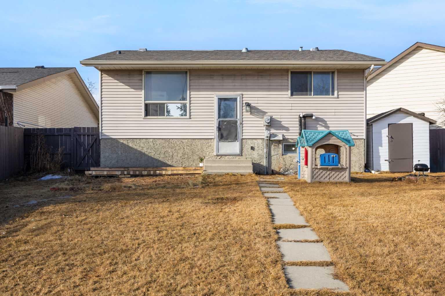 123 Radley Place SE