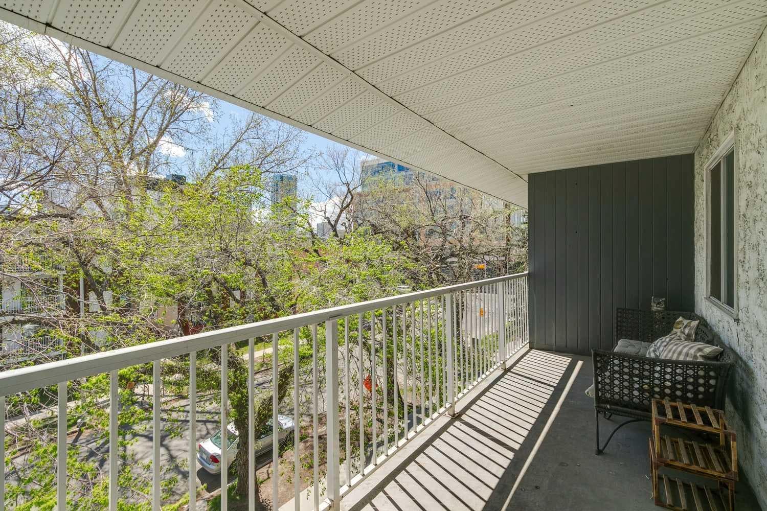 301, 638 Meredith Road NE