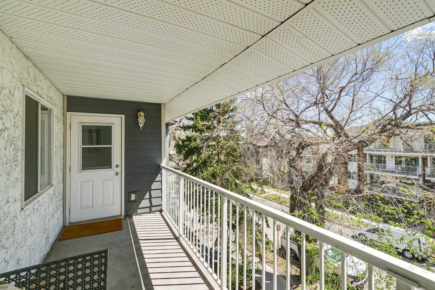301, 638 Meredith Road NE