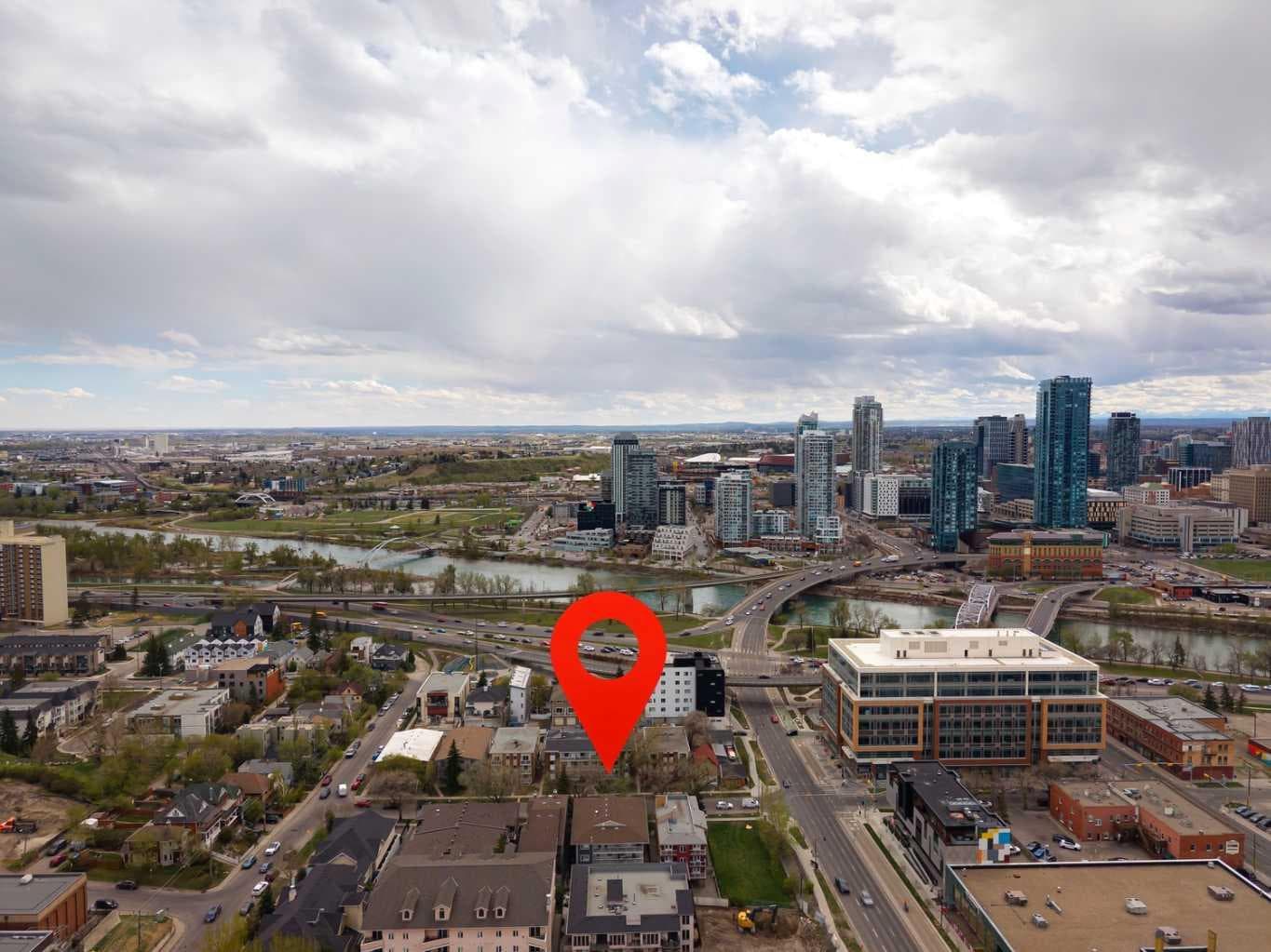 301, 638 Meredith Road NE