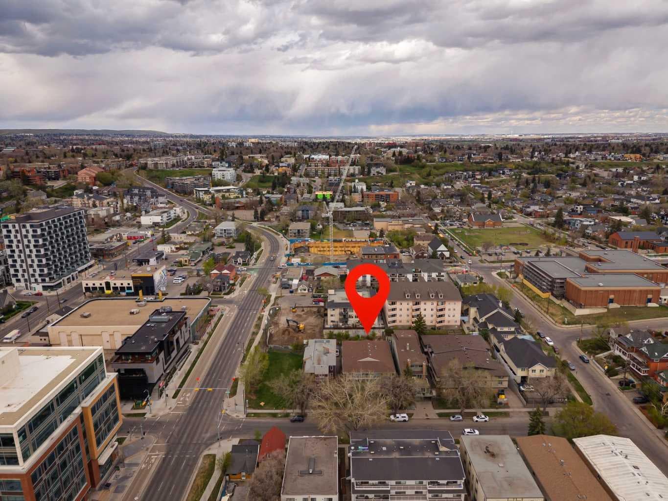 301, 638 Meredith Road NE
