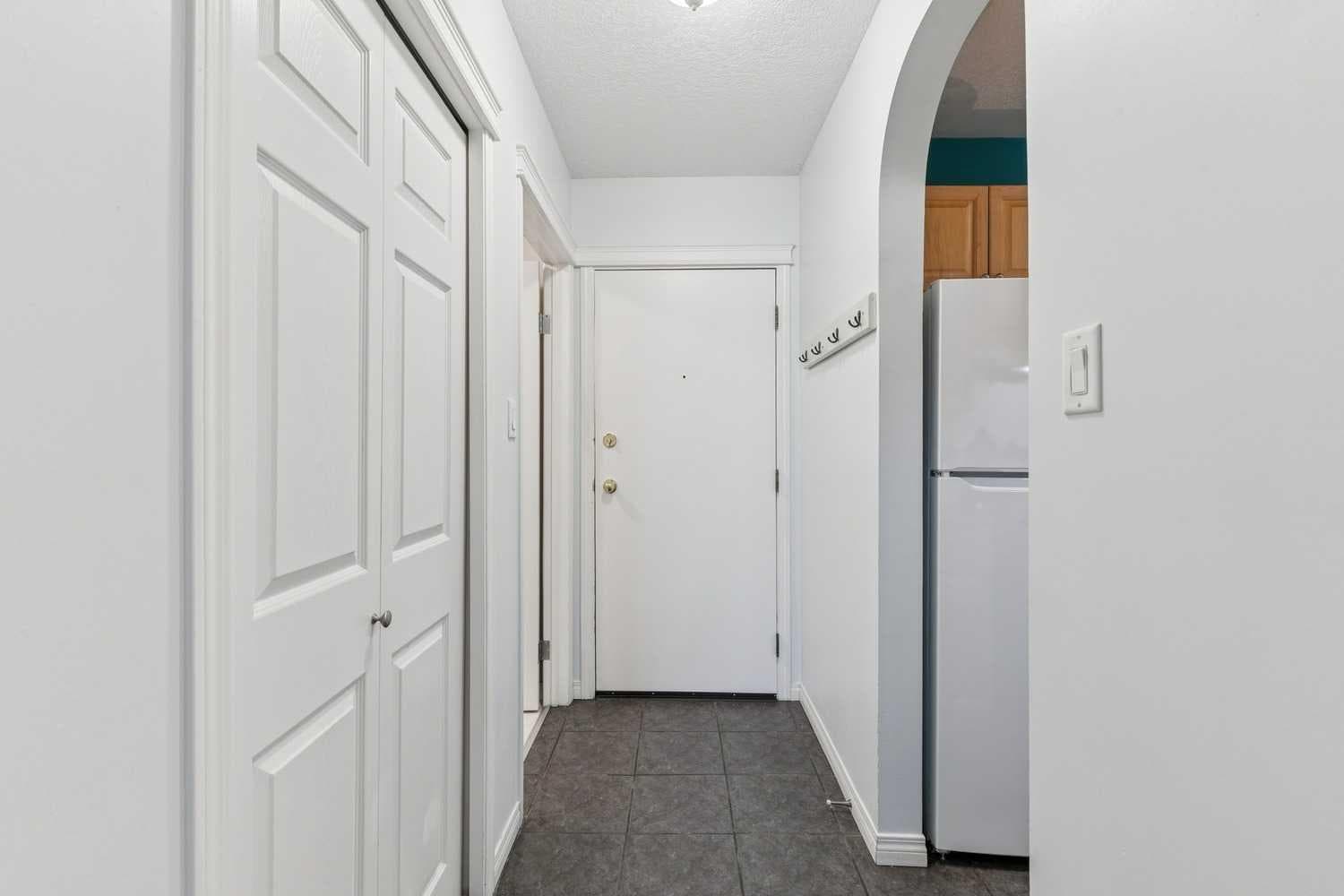 301, 638 Meredith Road NE