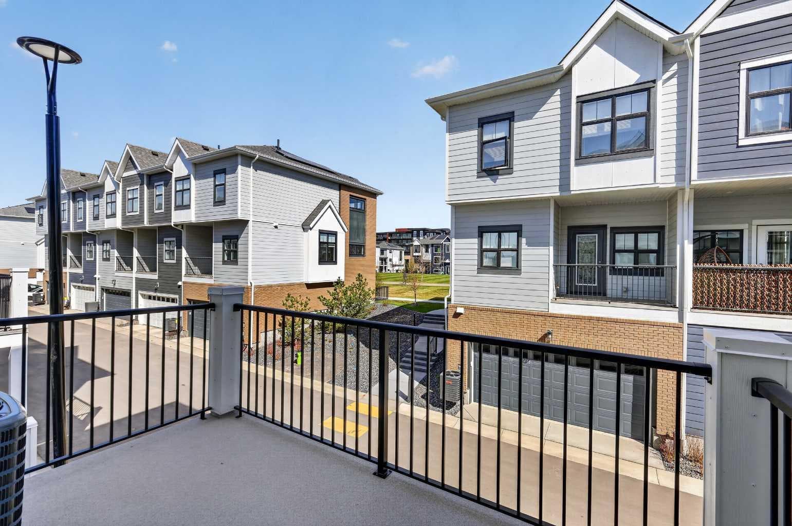 619 Mahogany Road SE