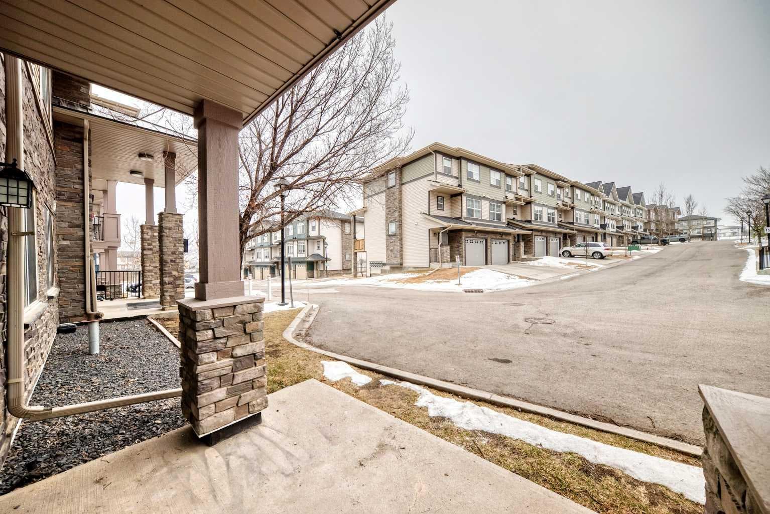 101, 22 Panatella Road NW