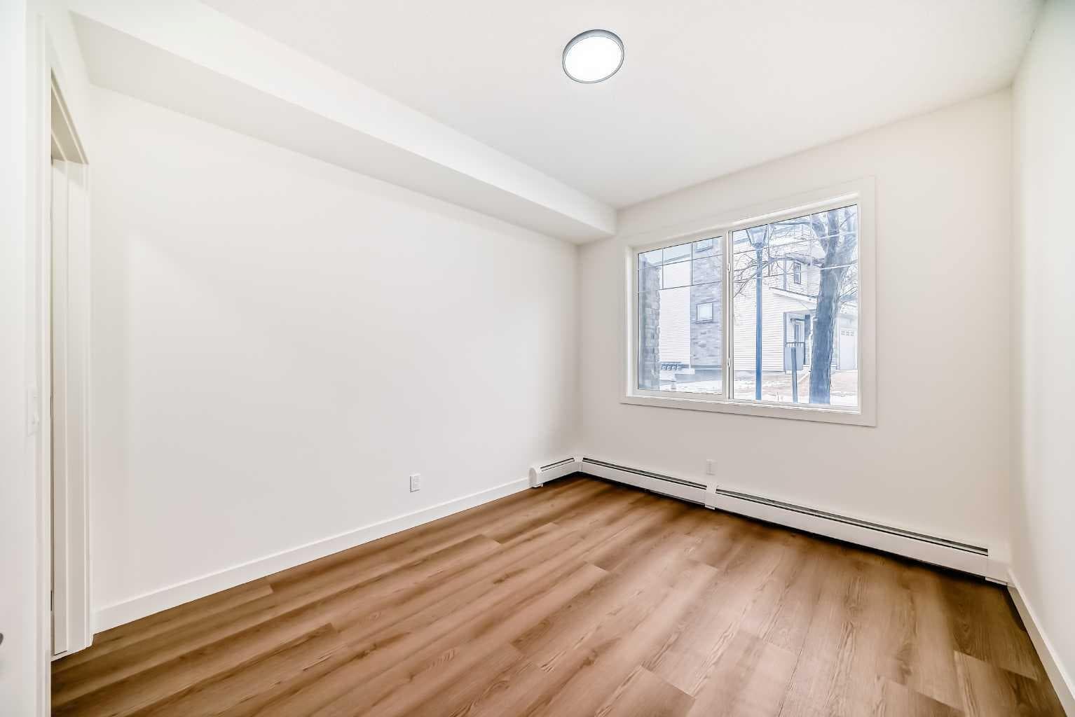 101, 22 Panatella Road NW