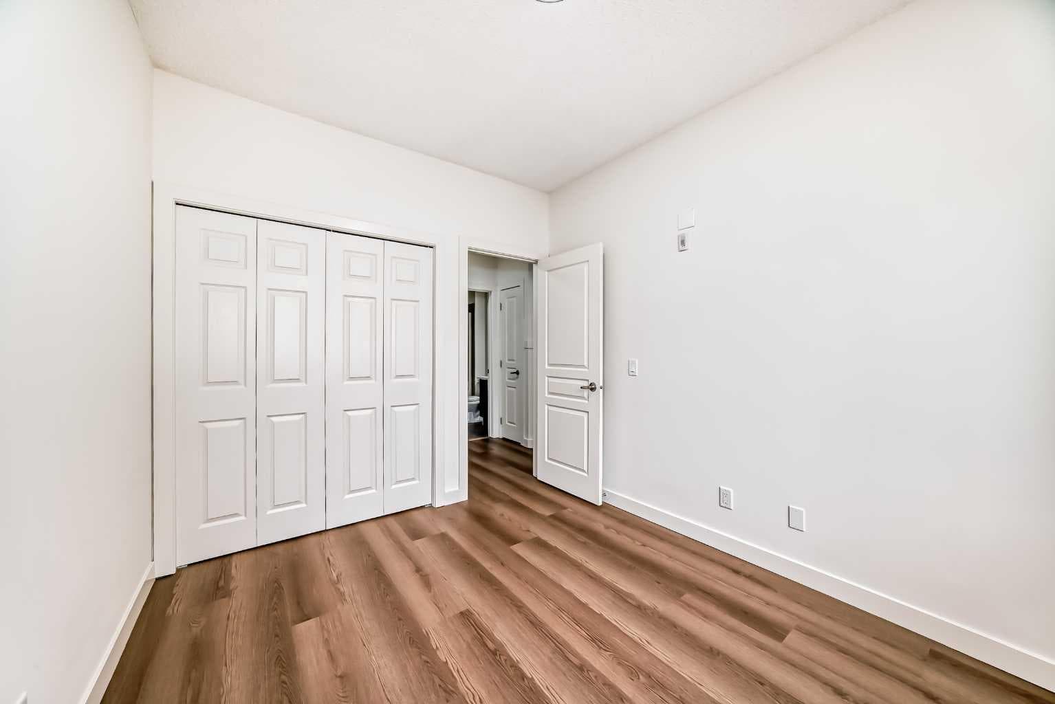 101, 22 Panatella Road NW