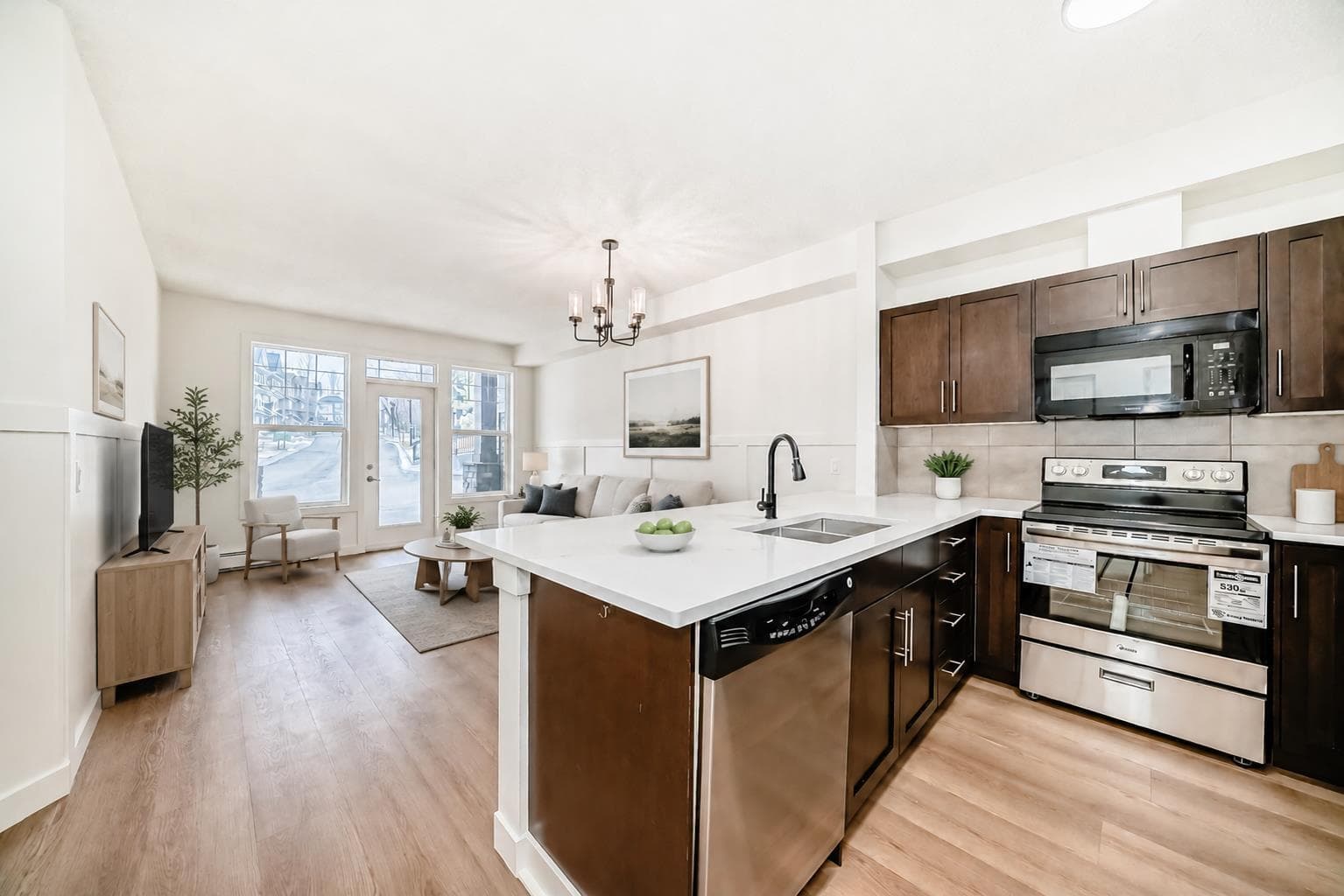 101, 22 Panatella Road NW