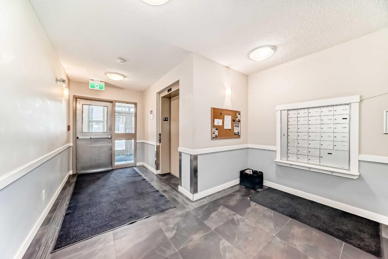 101, 22 Panatella Road NW