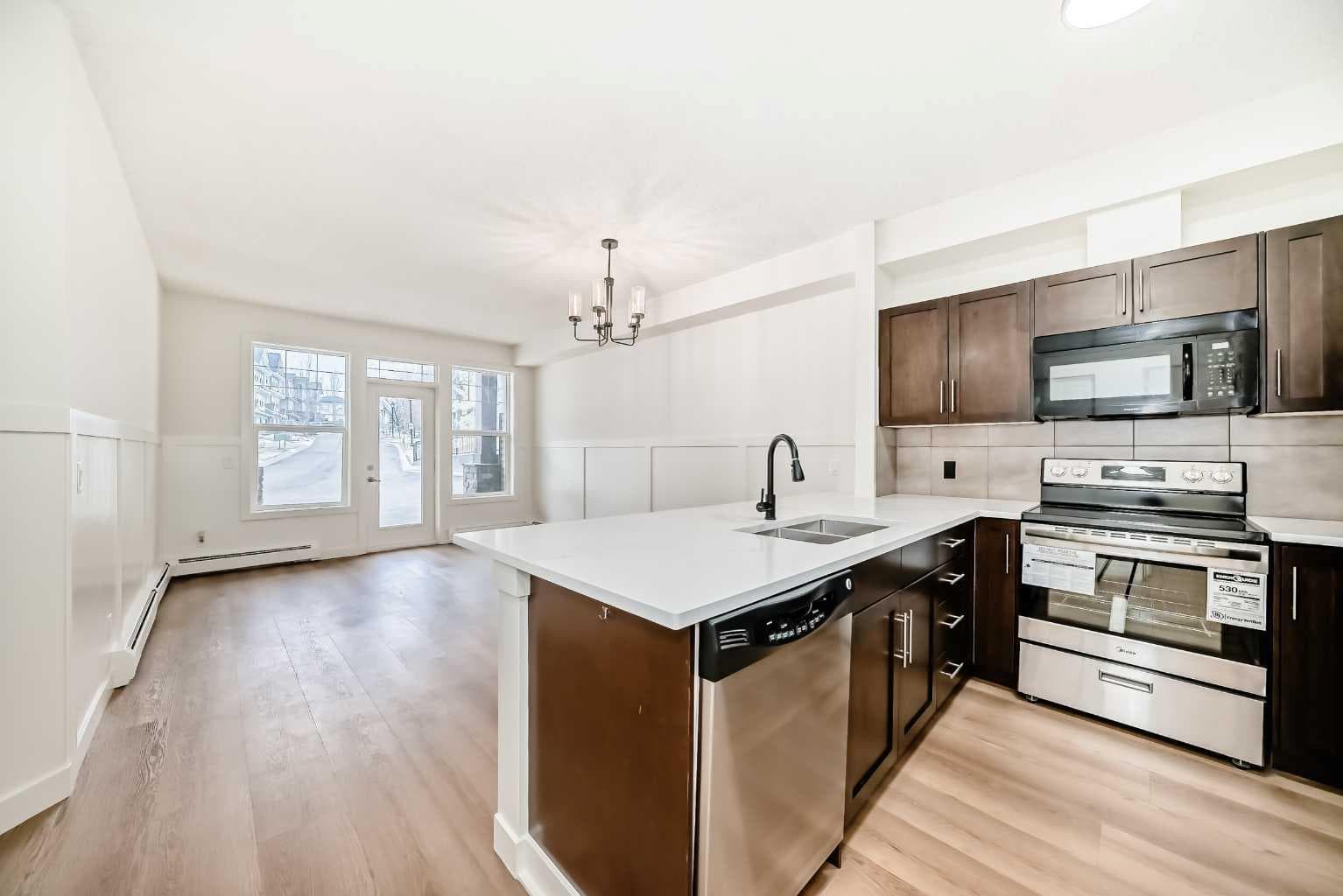 101, 22 Panatella Road NW