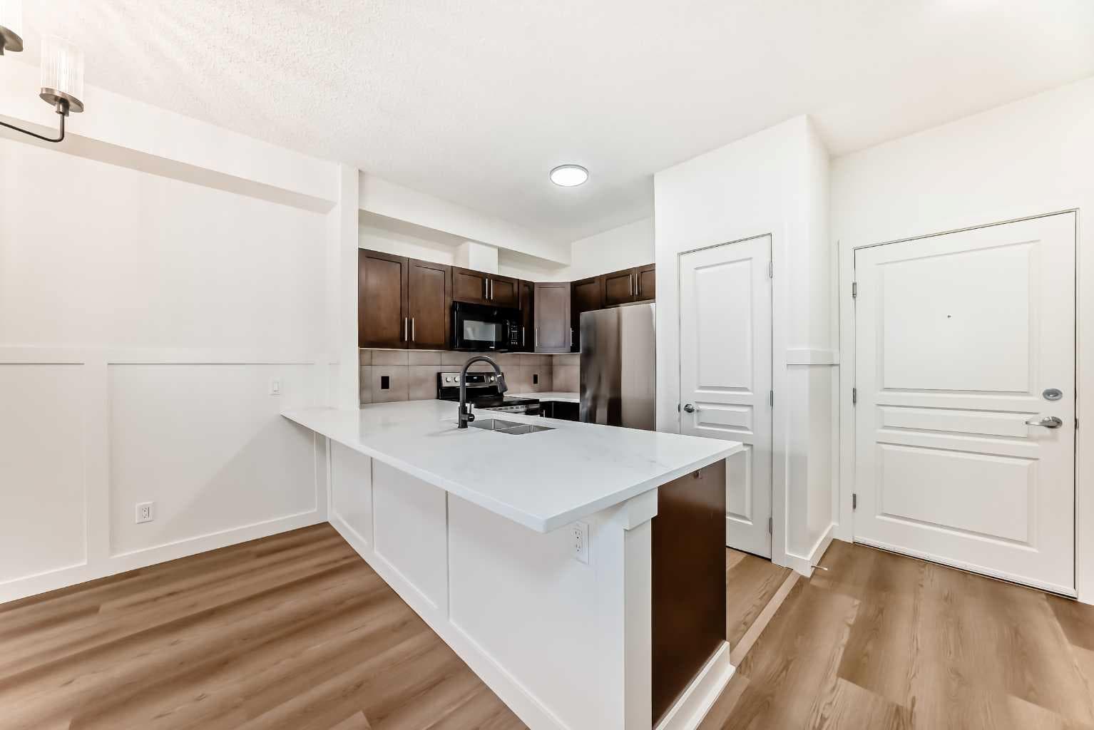 101, 22 Panatella Road NW