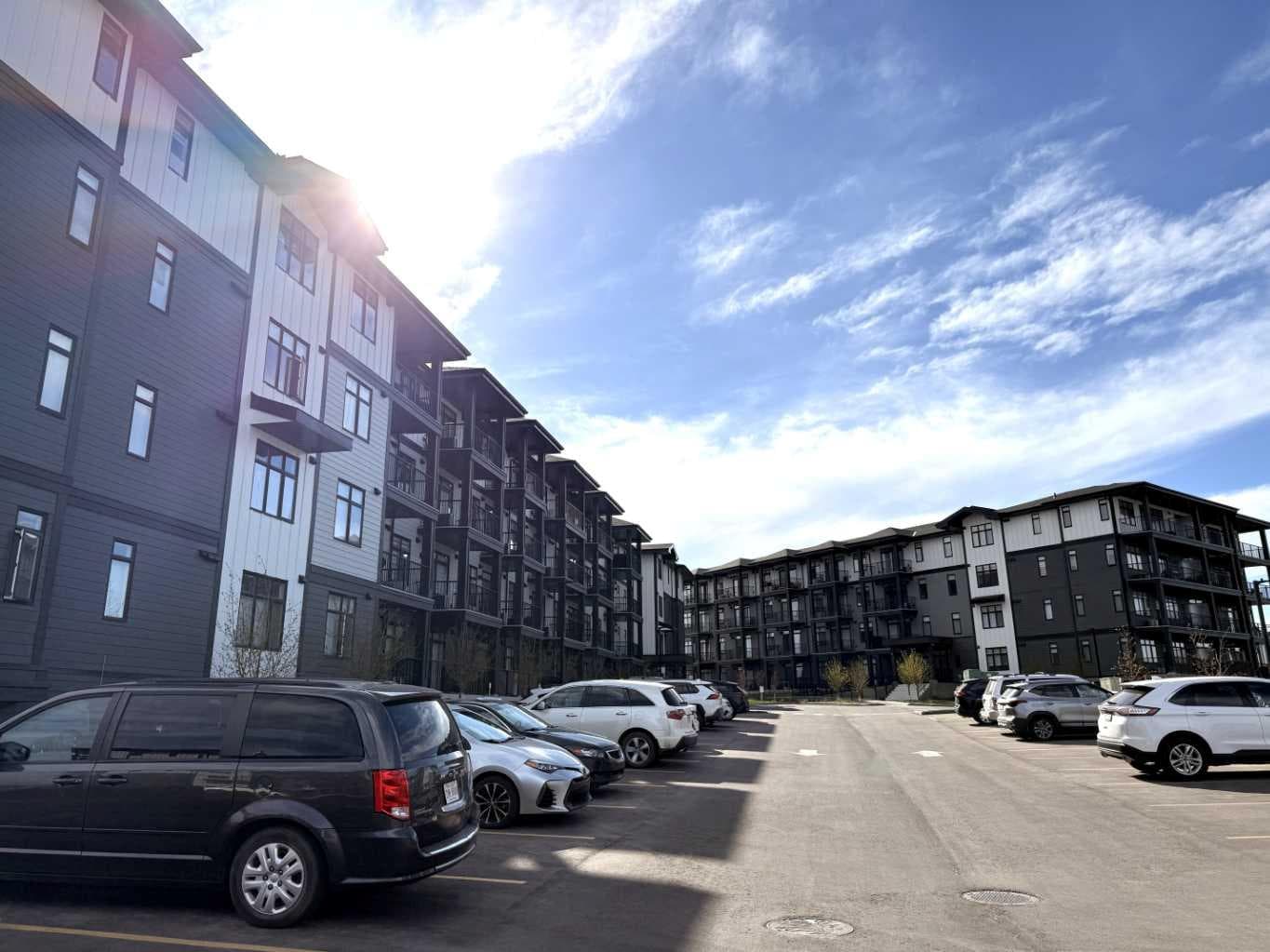 106, 70 Sage Hill Walk NW