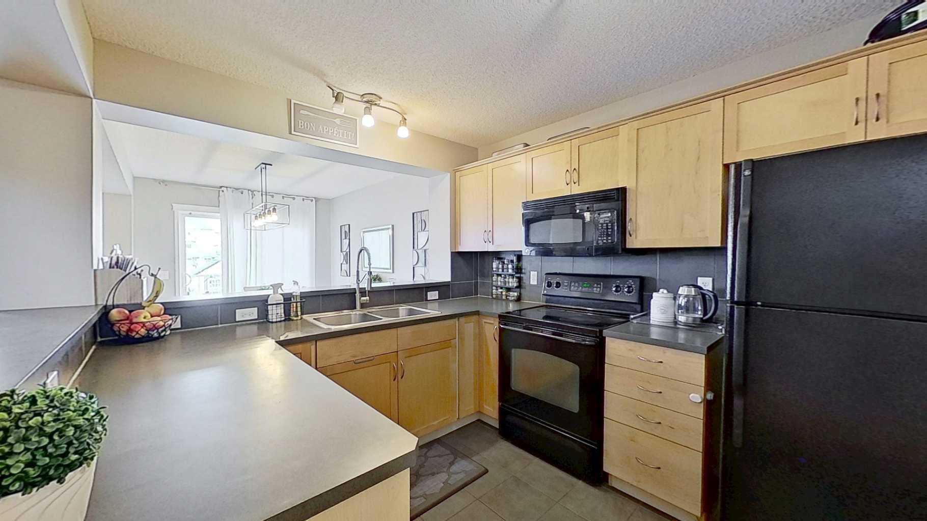 17 Sunset Heights 