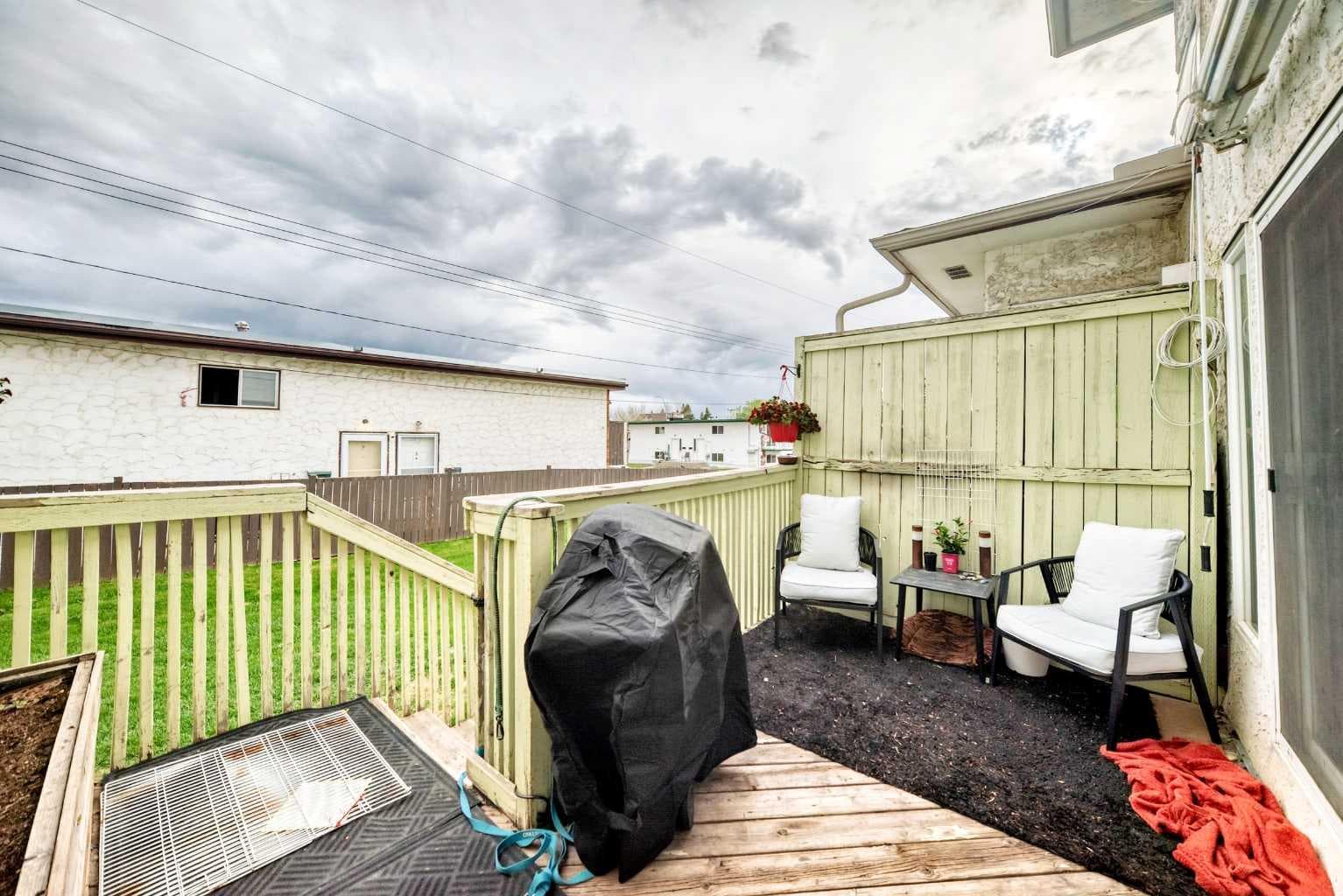 1-6, 8 Huntley Close NE